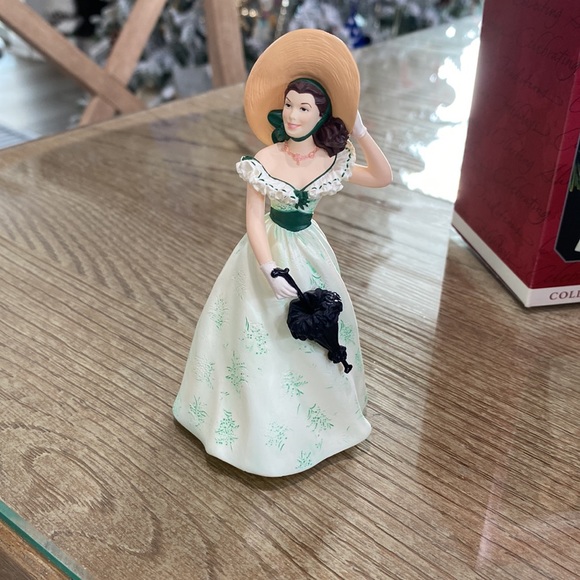 1998 Scarlett O'Hara Hallmark Keepsake ornament - Picture 2 of 4